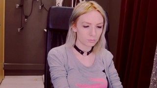 Akira, ? nude on cam in her Live Sex Chat