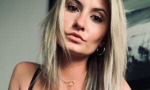 AlanaWylde naked before webcam in live video chat