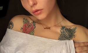 AmberBeautyy naked before webcam in live video chat