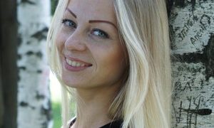 Anntje naked before webcam in live video chat