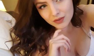 Aryelle_ naked before webcam in live video chat