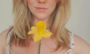 AutomicBlonde naked before webcam in live video chat