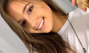 Baby_Eye_s naked before webcam in live video chat