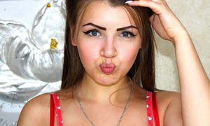 BabyMouseM naked before webcam in live video chat