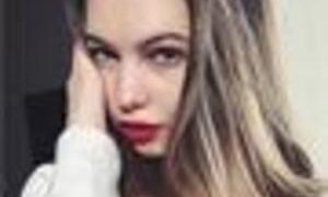 Carmen naked before webcam in live video chat