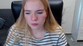 chloe-becker nude on cam in her Live Sex Chat