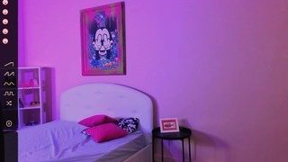 creamy-bunny nude on cam in her Live Sex Chat