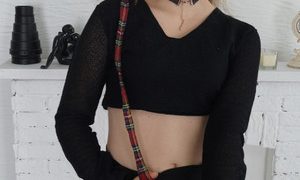 Daddys_Lily naked before webcam in live video chat