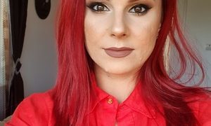 Emeli_Squirt naked before webcam in live video chat