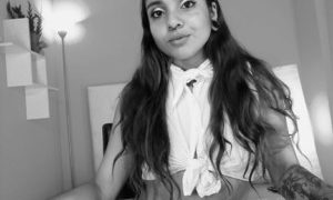 Estefa_rey naked before webcam in live video chat