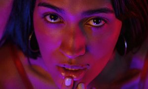 FreakyRose25 naked before webcam in live video chat