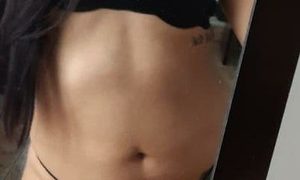 Gianna__jun naked before webcam in live video chat