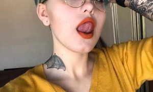 Hilodi naked before webcam in live video chat