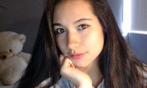 Jade_leon_ naked before webcam in live video chat