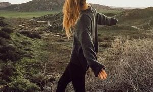 JettyMuv naked before webcam in live video chat