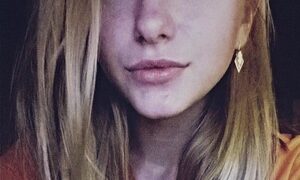 Julia_K naked before webcam in live video chat