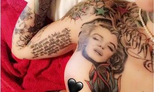 Juliabond naked before webcam in live video chat