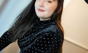 JULIE_FUN naked before webcam in live video chat