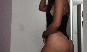 Kya_walker naked before webcam in live video chat