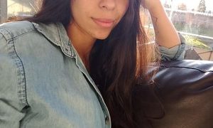 Leeloo_pink naked before webcam in live video chat