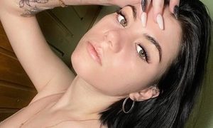 Lika_Price naked before webcam in live video chat