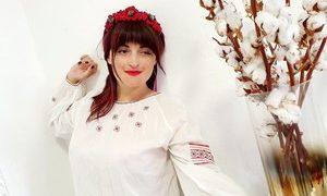 Lillian_Lo naked before webcam in live video chat