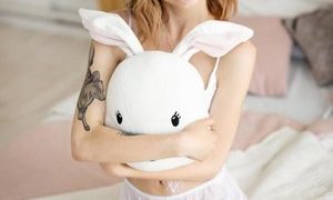 LilliMoore_ naked before webcam in live video chat