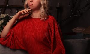 LizaSwan naked before webcam in live video chat