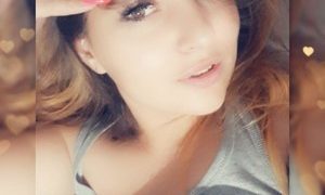 Lollaa1 naked before webcam in live video chat