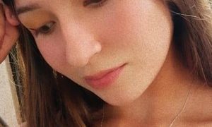 Lovely_lily20 naked before webcam in live video chat