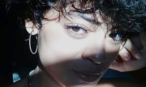 Manelik_benz naked before webcam in live video chat