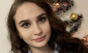Megan_red naked before webcam in live video chat