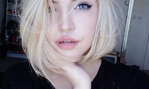 MelissaMayer naked before webcam in live video chat