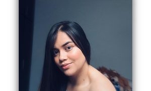 Mia_smith_ naked before webcam in live video chat