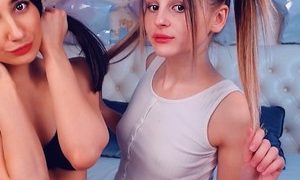 MirelTimber naked before webcam in live video chat
