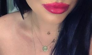 Missraven3 naked before webcam in live video chat