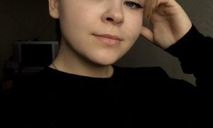MissZaki naked before webcam in live video chat