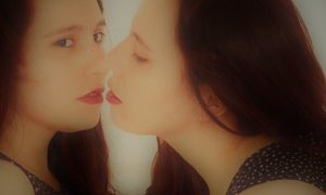 Nati_Squirt4U naked before webcam in live video chat