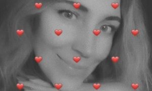 Oly_nice_ naked before webcam in live video chat
