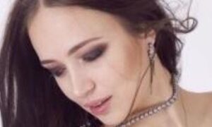 pretybella naked before webcam in live video chat