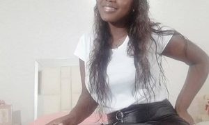 Samy_woods naked before webcam in live video chat