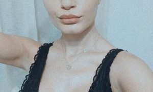 SashaaWild naked before webcam in live video chat