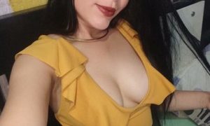 Scarlet_swett naked before webcam in live video chat