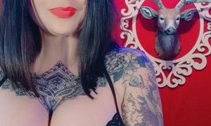 Sophie_deep naked before webcam in live video chat