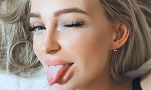 SophiePark naked before webcam in live video chat