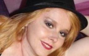 Sweetdolly20 naked before webcam in live video chat