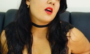 Sweetslutyxx naked before webcam in live video chat