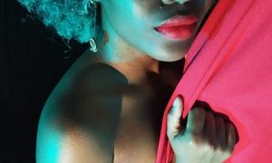 Thaymix2 naked before webcam in live video chat