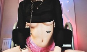 TinyMeow naked before webcam in live video chat