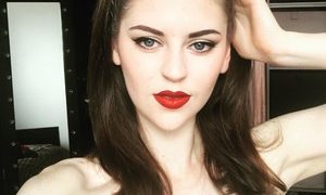 VintageVamp naked before webcam in live video chat
